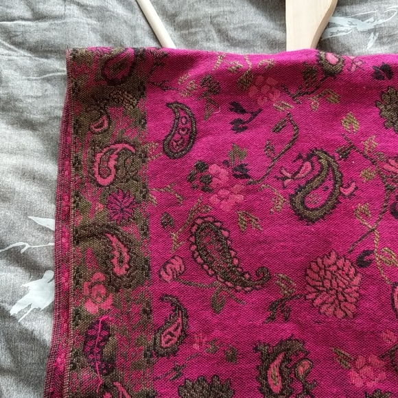 Paisley Pashmina/Scarf - Picture 2 of 5